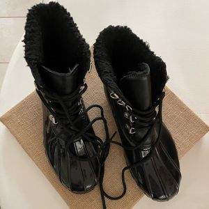 Black patent leather snow boots by Seven7 brand